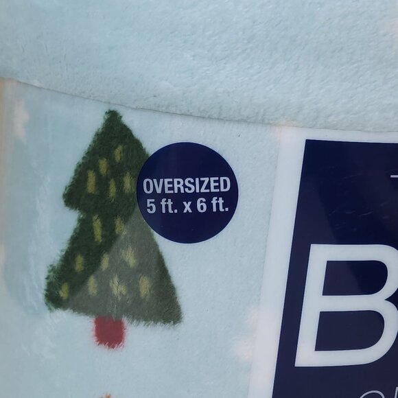The Big One Oversized Plush Throw Blanket 5'x6' Christmas Dogs Blue Animal Print - Picture 5 of 9